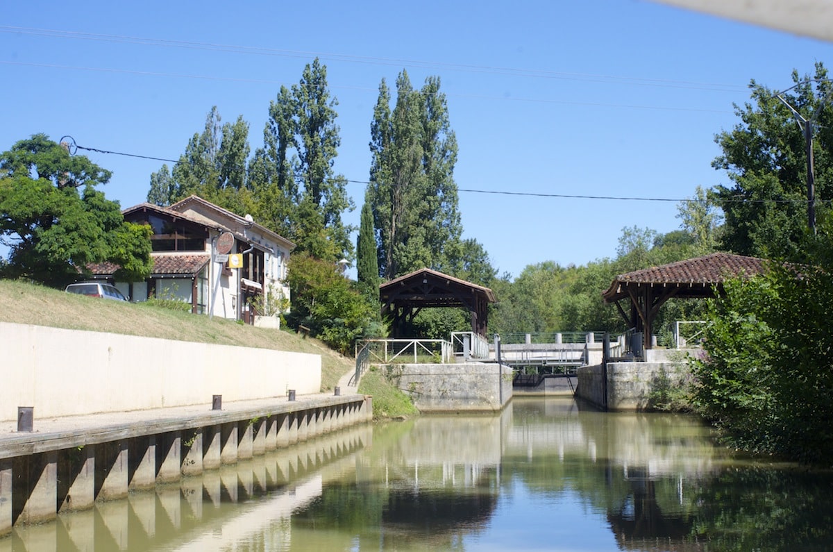 Gers, à Condom, promenade sur la Baïse, 1h du grand gîte de charme